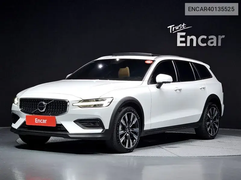 Volvo V60 2023 года выпуска