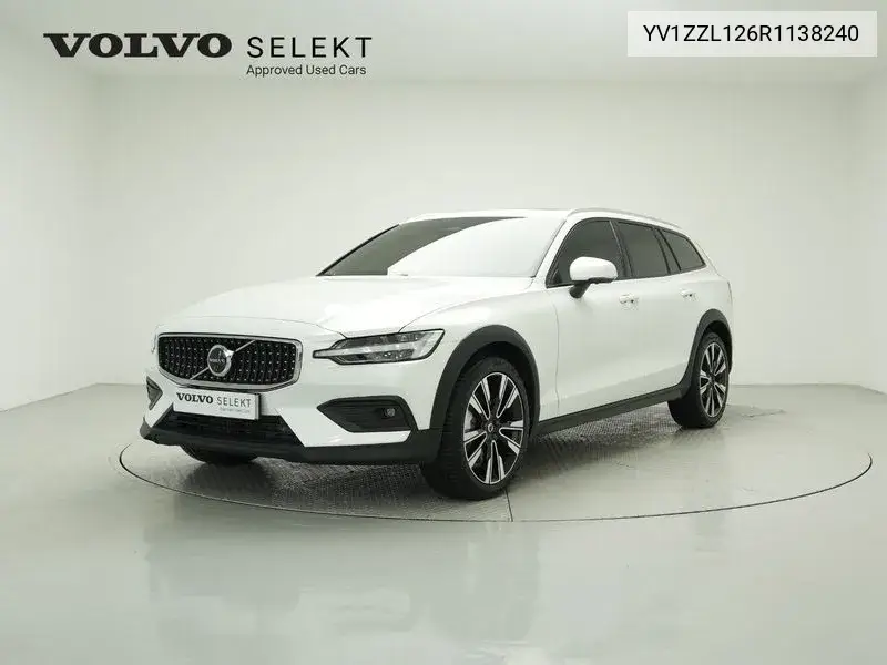 Volvo V60 2024 года выпуска
