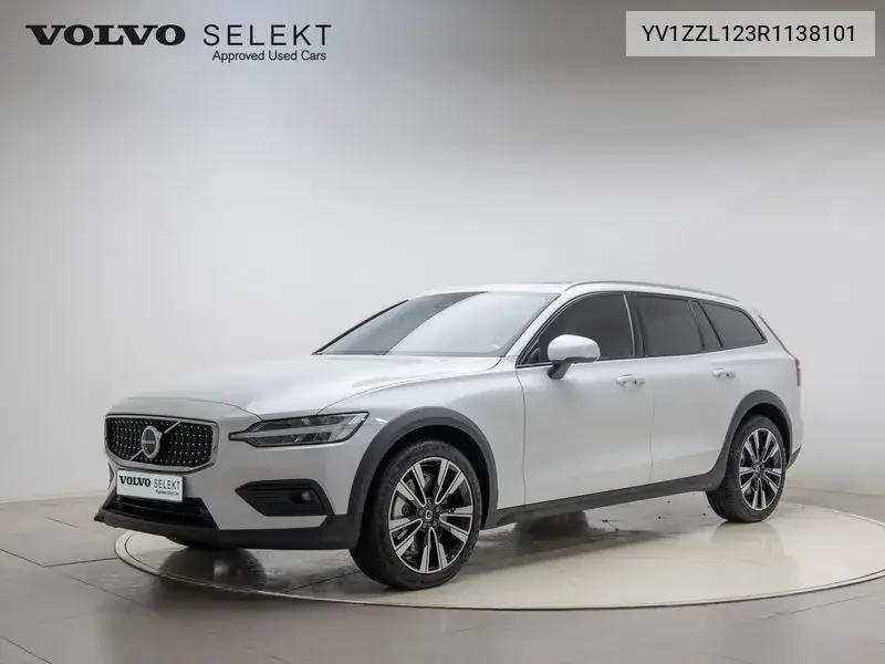 Volvo V60 2024 года выпуска