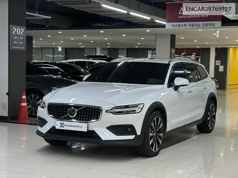 Volvo V60 2024 года выпуска