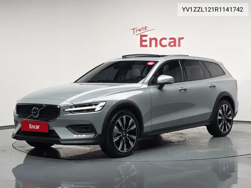Volvo V60 2024 года выпуска