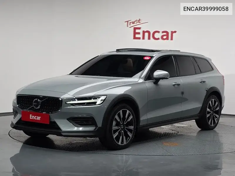 Volvo V60 2024 года выпуска