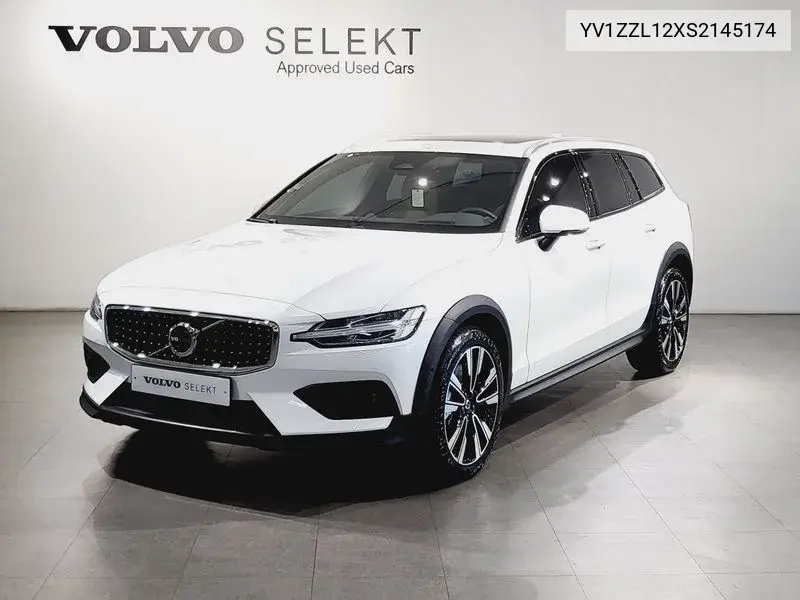 Volvo V60 2024 года выпуска