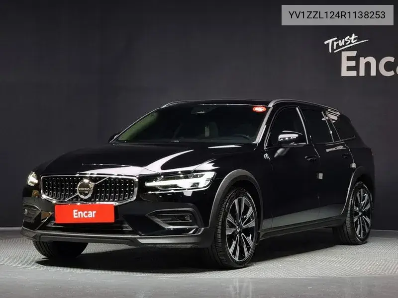 Volvo V60 2024 года выпуска