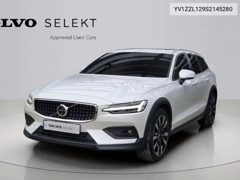 Volvo V60 2024 года выпуска