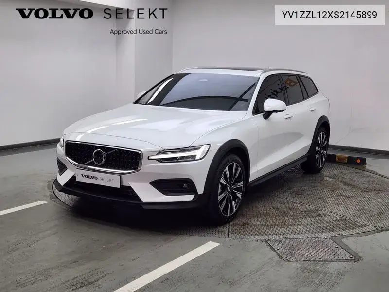 Volvo V60 2025 года выпуска