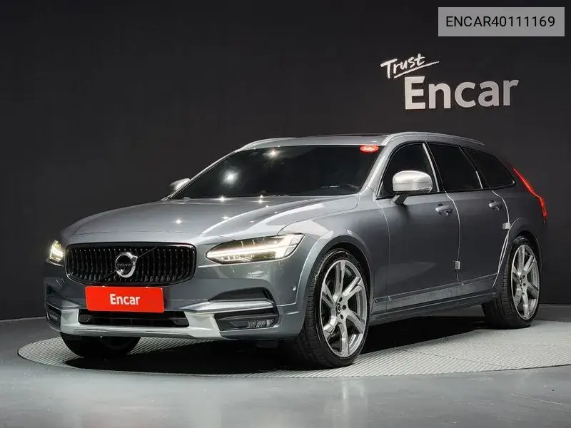 Volvo V90 2018 года выпуска