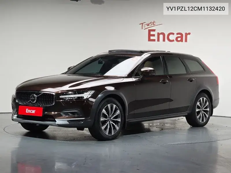 Volvo V90 2020 года выпуска