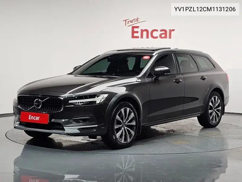 Volvo V90 2020 года выпуска