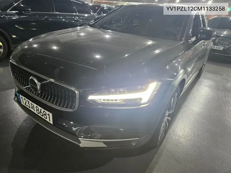 Volvo V90 2021 года выпуска
