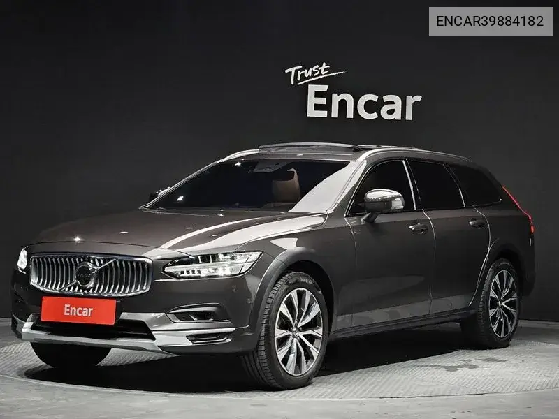 Volvo V90 2022 года выпуска