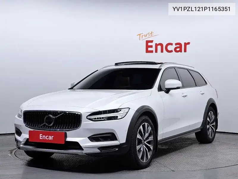 Volvo V90 2023 года выпуска