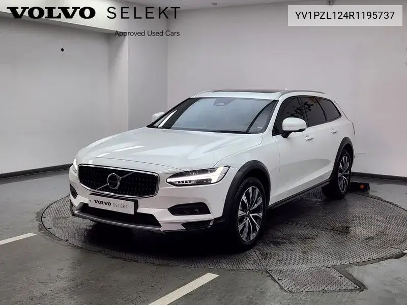 Volvo V90 2024 года выпуска
