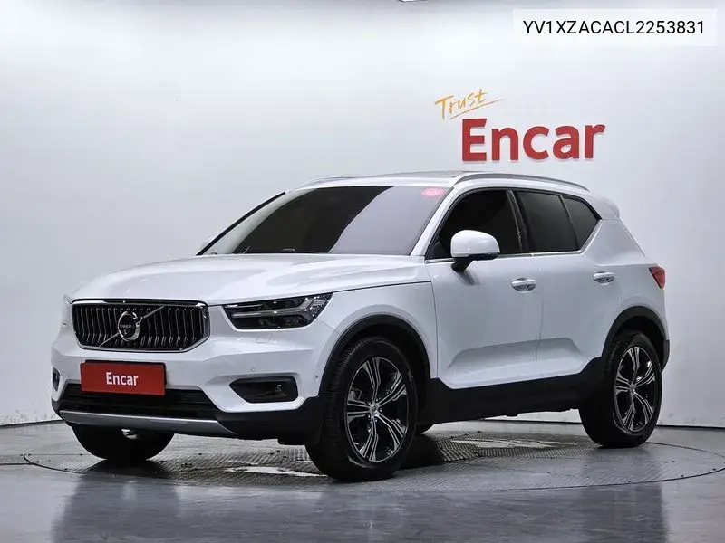 Volvo XC40 2020 года выпуска