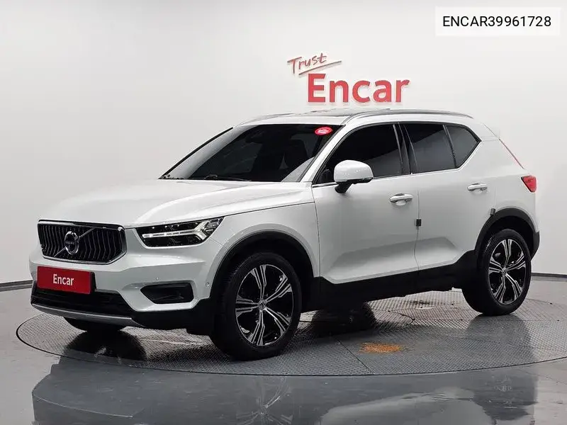 Volvo XC40 2021 года выпуска