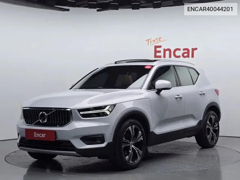 Volvo XC40 2021 года выпуска