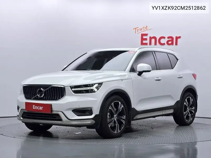 Volvo XC40 2021 года выпуска