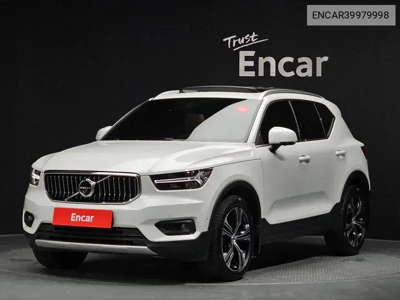 Volvo XC40 2022 года выпуска