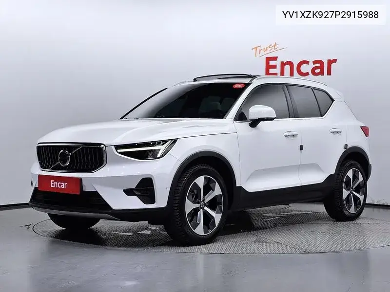 Volvo XC40 2022 года выпуска