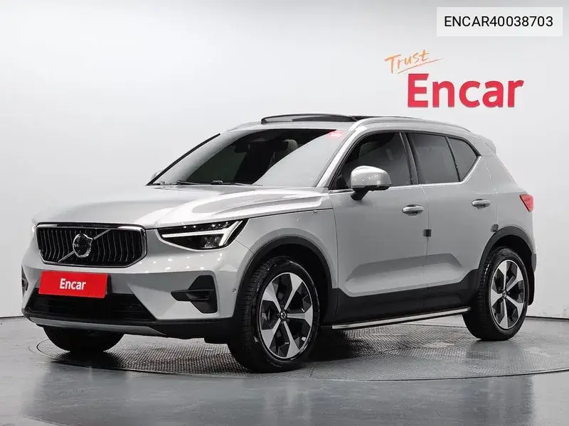 Volvo XC40 2022 года выпуска