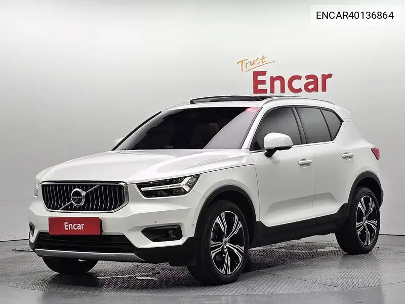 Volvo XC40 2022 года выпуска