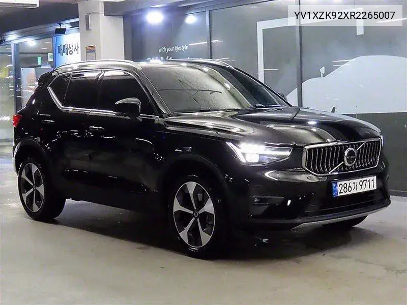 Volvo XC40 2023 года выпуска