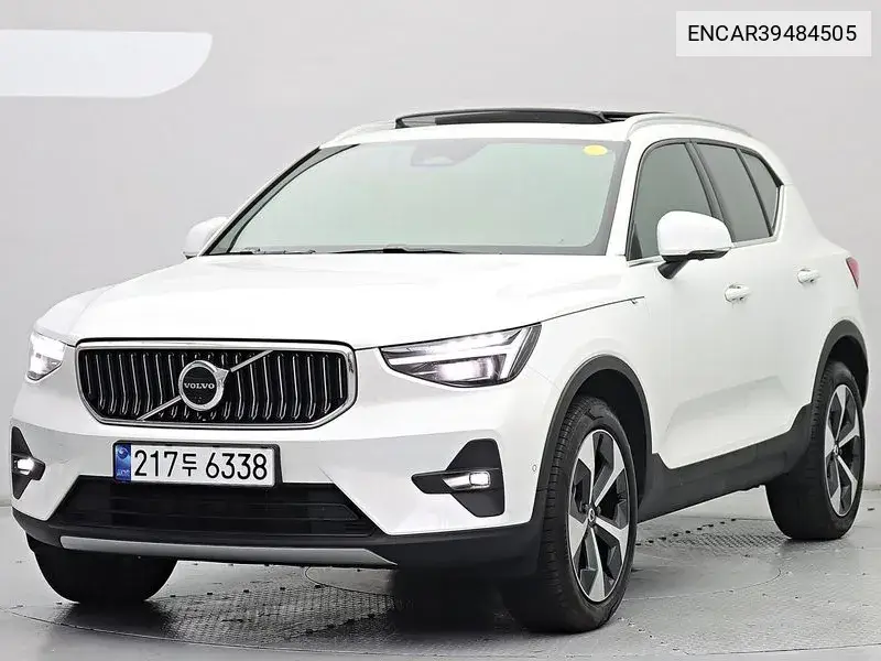 Volvo XC40 2024 года выпуска