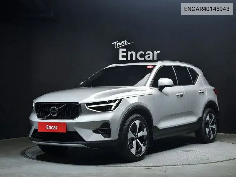Volvo XC40 2025 года выпуска