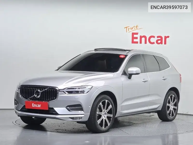 Volvo XC60 2020 года выпуска