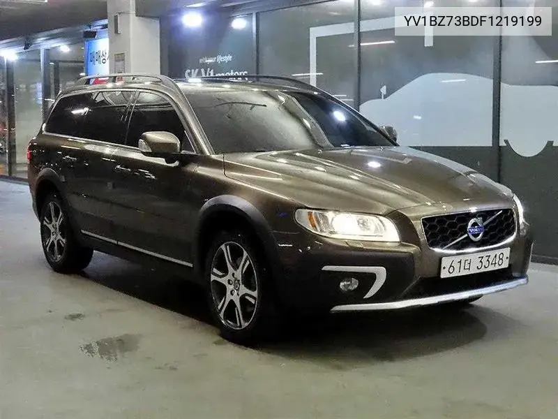 Volvo XC70 2015 года выпуска