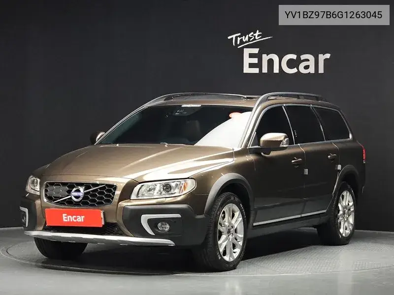 Volvo XC70 2016 года выпуска